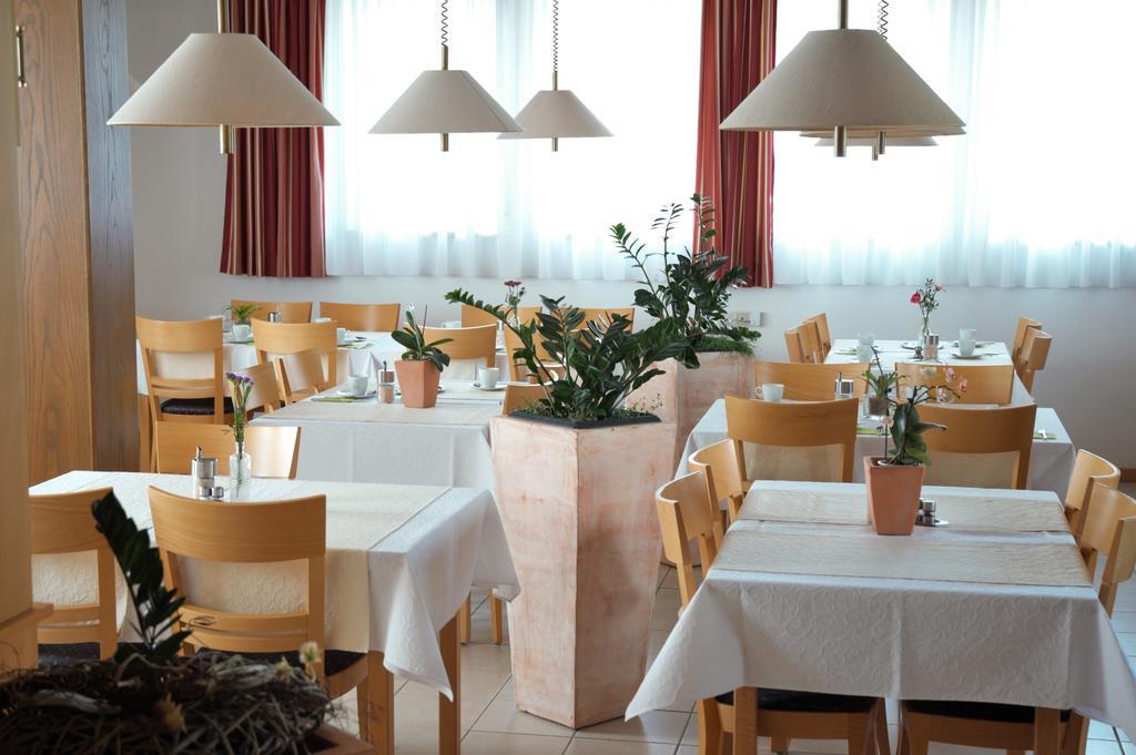 Hotel-Garni 'Zum Weinkrug' Sommerhausen Εξωτερικό φωτογραφία