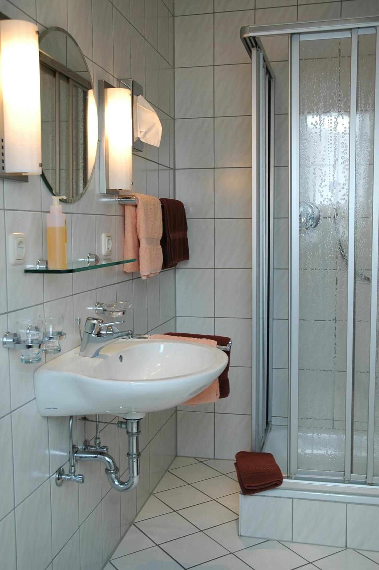 Hotel-Garni 'Zum Weinkrug' Sommerhausen Εξωτερικό φωτογραφία
