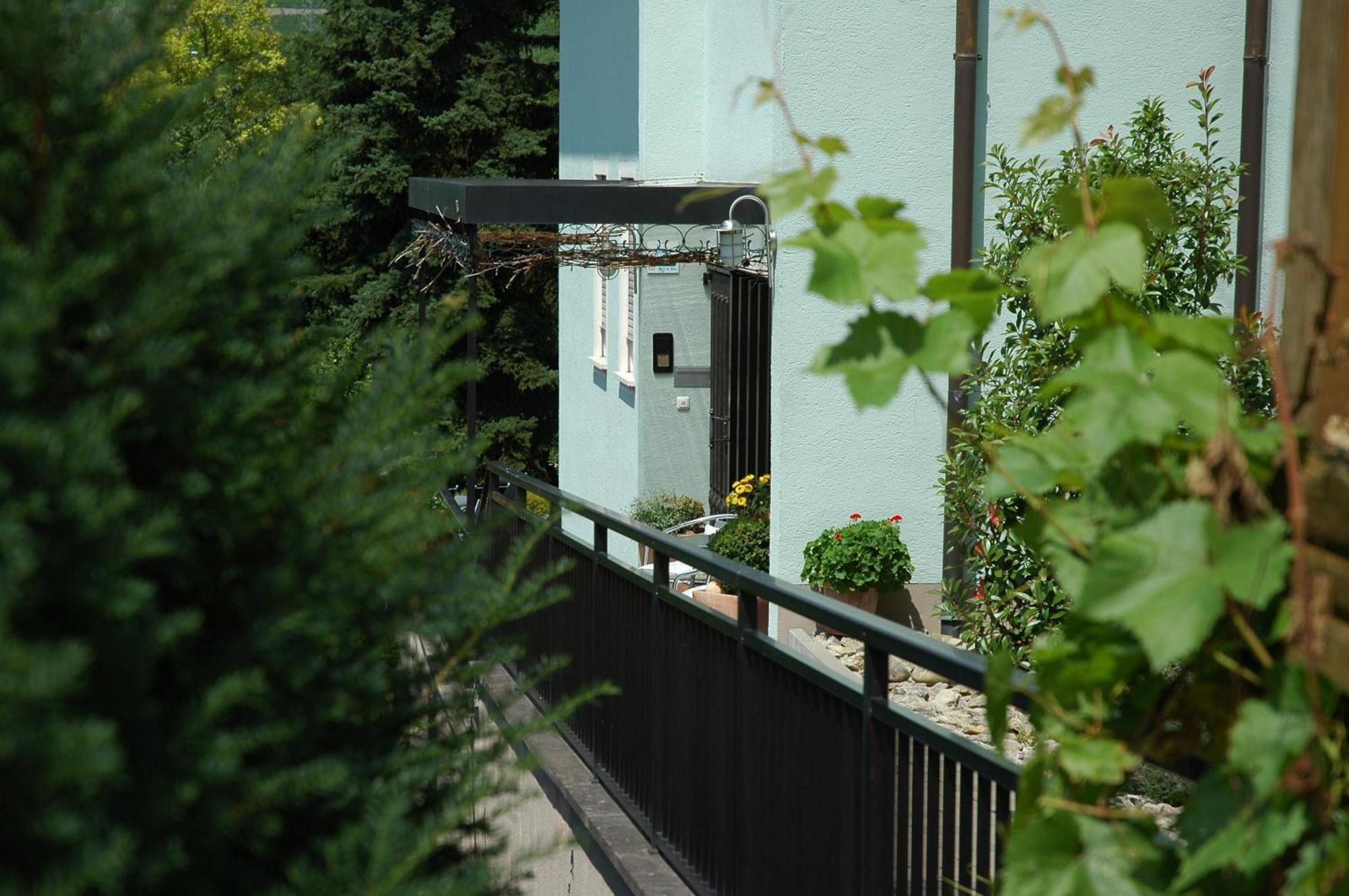 Hotel-Garni 'Zum Weinkrug' Sommerhausen Εξωτερικό φωτογραφία