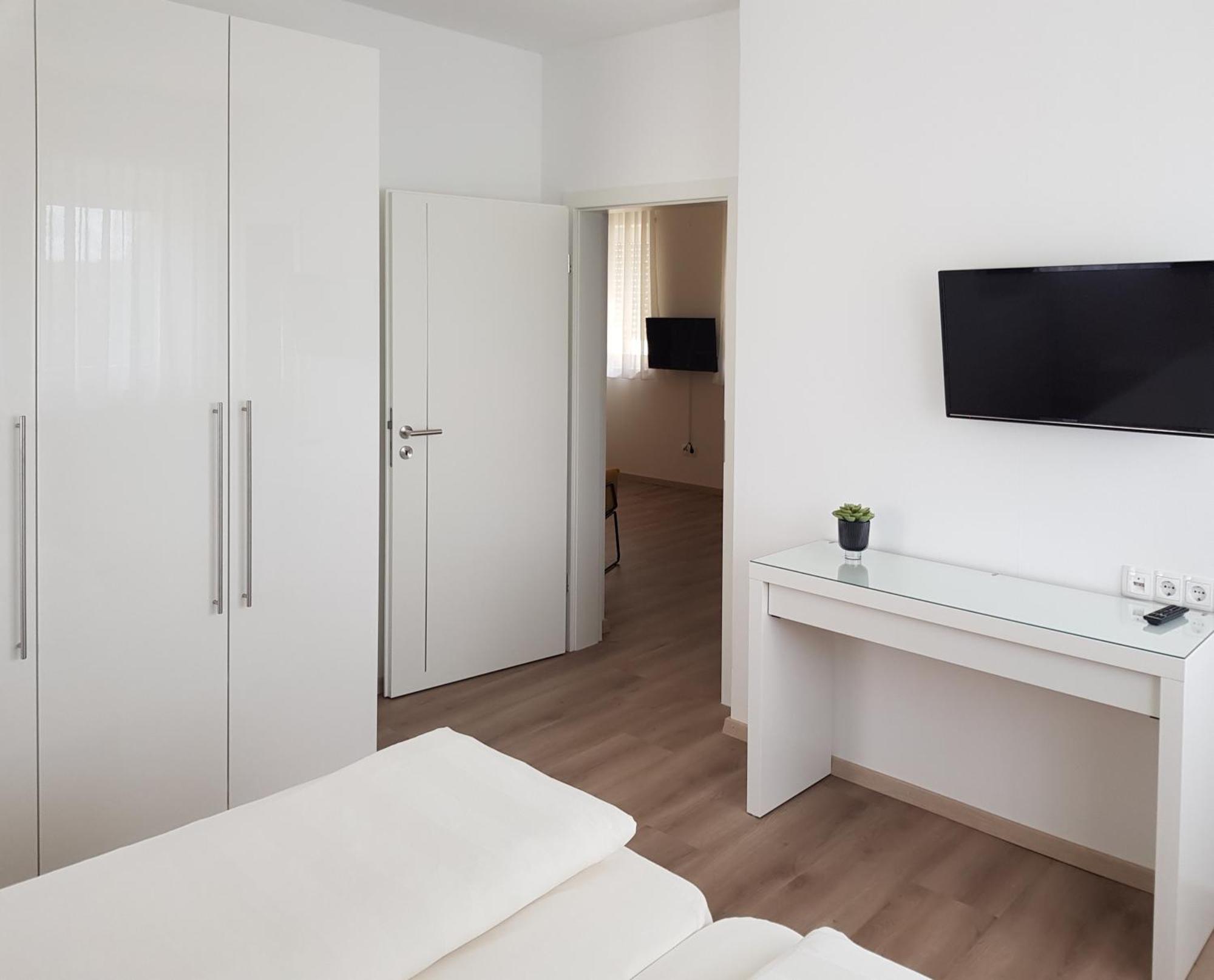 Hotel-Garni 'Zum Weinkrug' Sommerhausen Δωμάτιο φωτογραφία